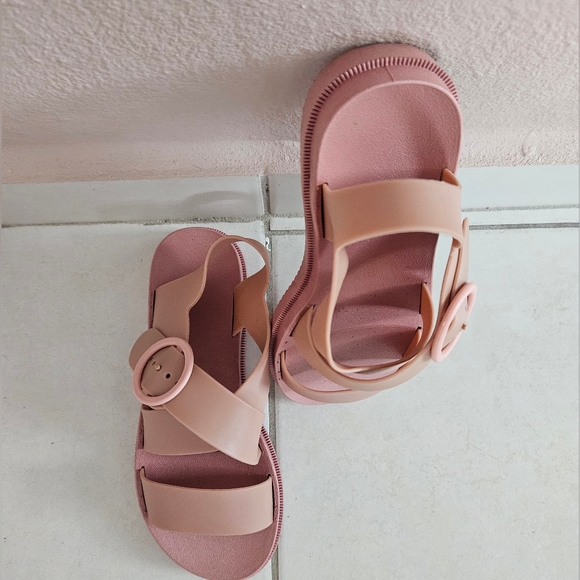 Sandals - Picture 3 of 5